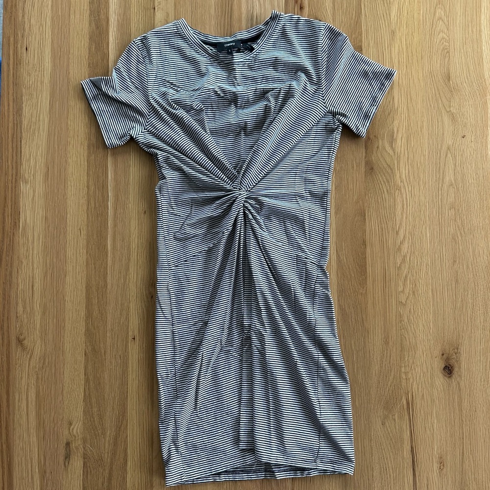 Theory T-shirt Dress